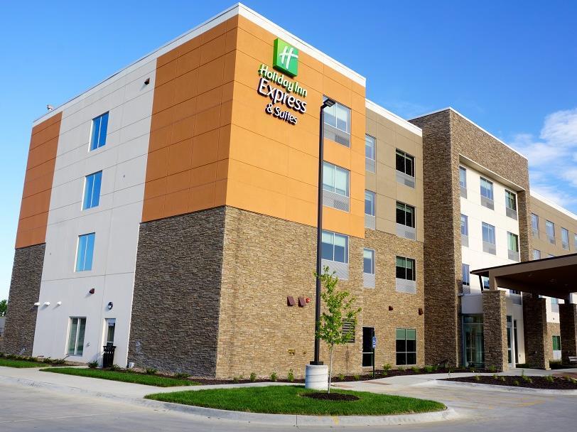 Holiday Inn Express & Suites Omaha - Millard Area, An Ihg Hotel Buitenkant foto